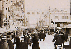 昭和32年の中町商店街初売り風景